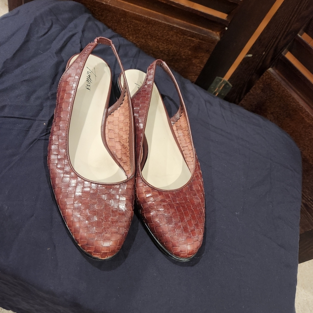 Trotters Burgundy Woven Slingback Flats